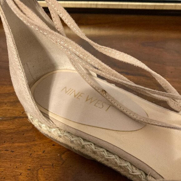 Nine West Women 8M Beige Canvas Boho Flat Sandel Ankle Tie Beaded Slip Ons - Picture 3 of 12
